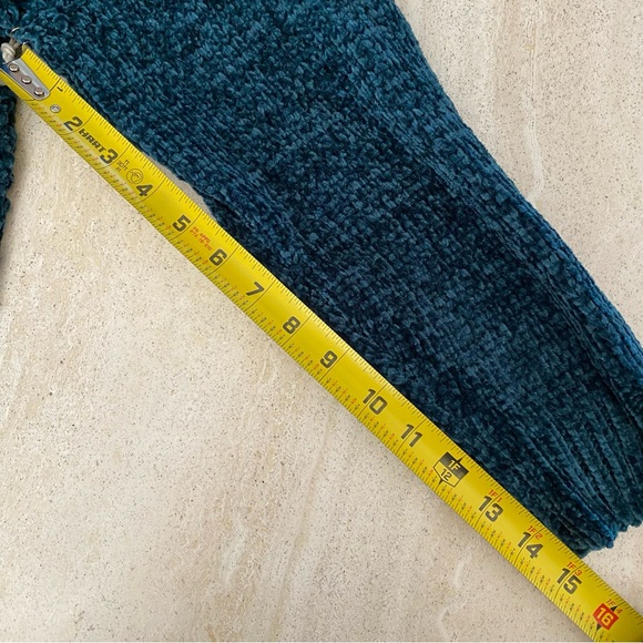 🦚HOST PICK🦚 NWT Cocobleu Green Chenille Sweater - Picture 13 of 13